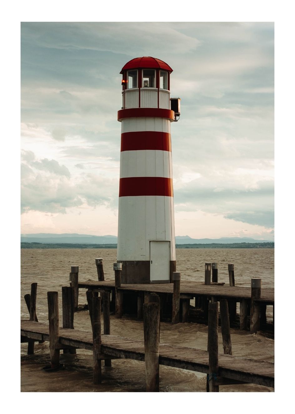 BEACH LIGHTHOUSE