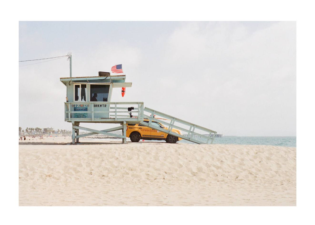 LIFEGUARD TOWER